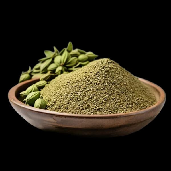 超逼真绿豆蔻:整颗与粉末,8K高清下载