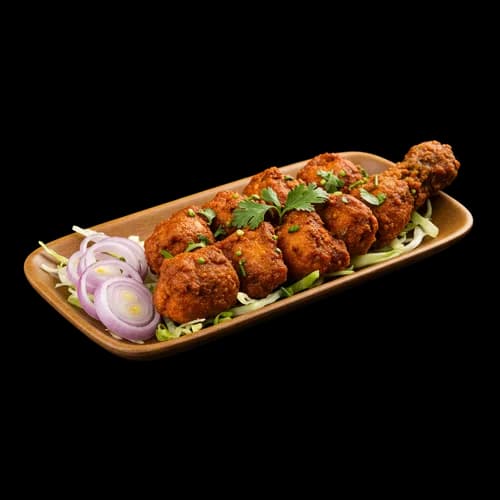 Knusprige pakistanische Hähnchen-Chapli-Kebabs und Zwiebelringe PNG
